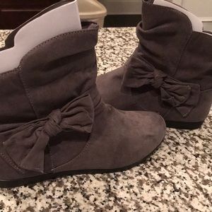 *NEW* Gray Suede Ankle Boots